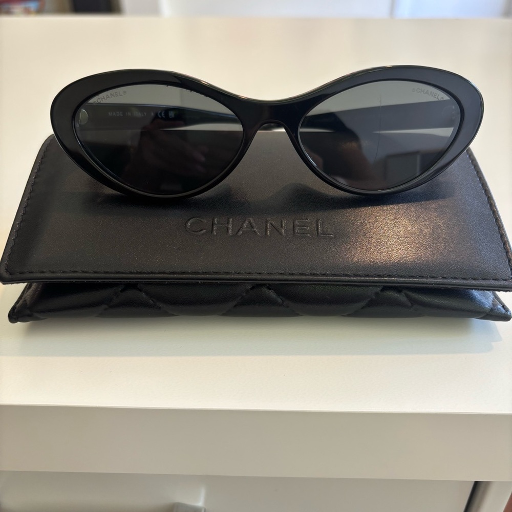 CHANEL Oval Sunglasses Black with Pink Frame